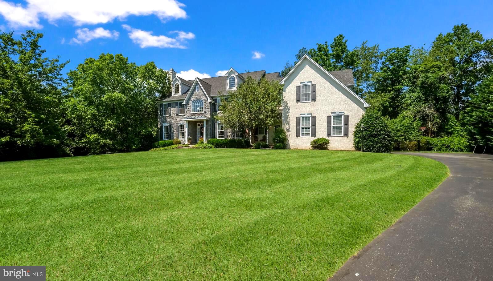 PONDVIEW - Residential