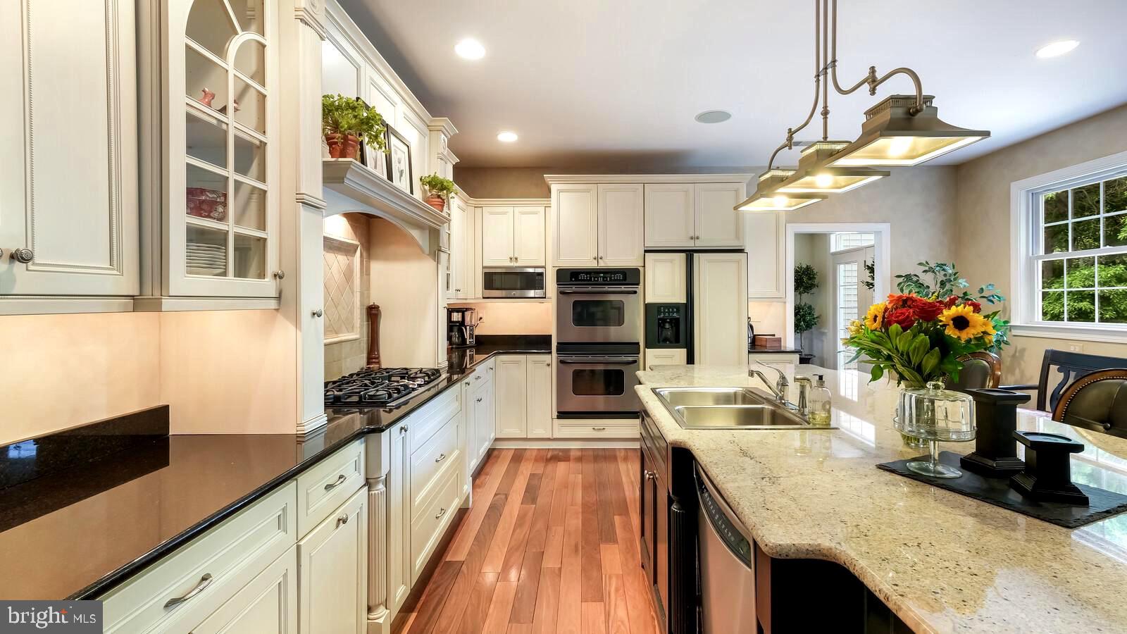 PONDVIEW - Residential