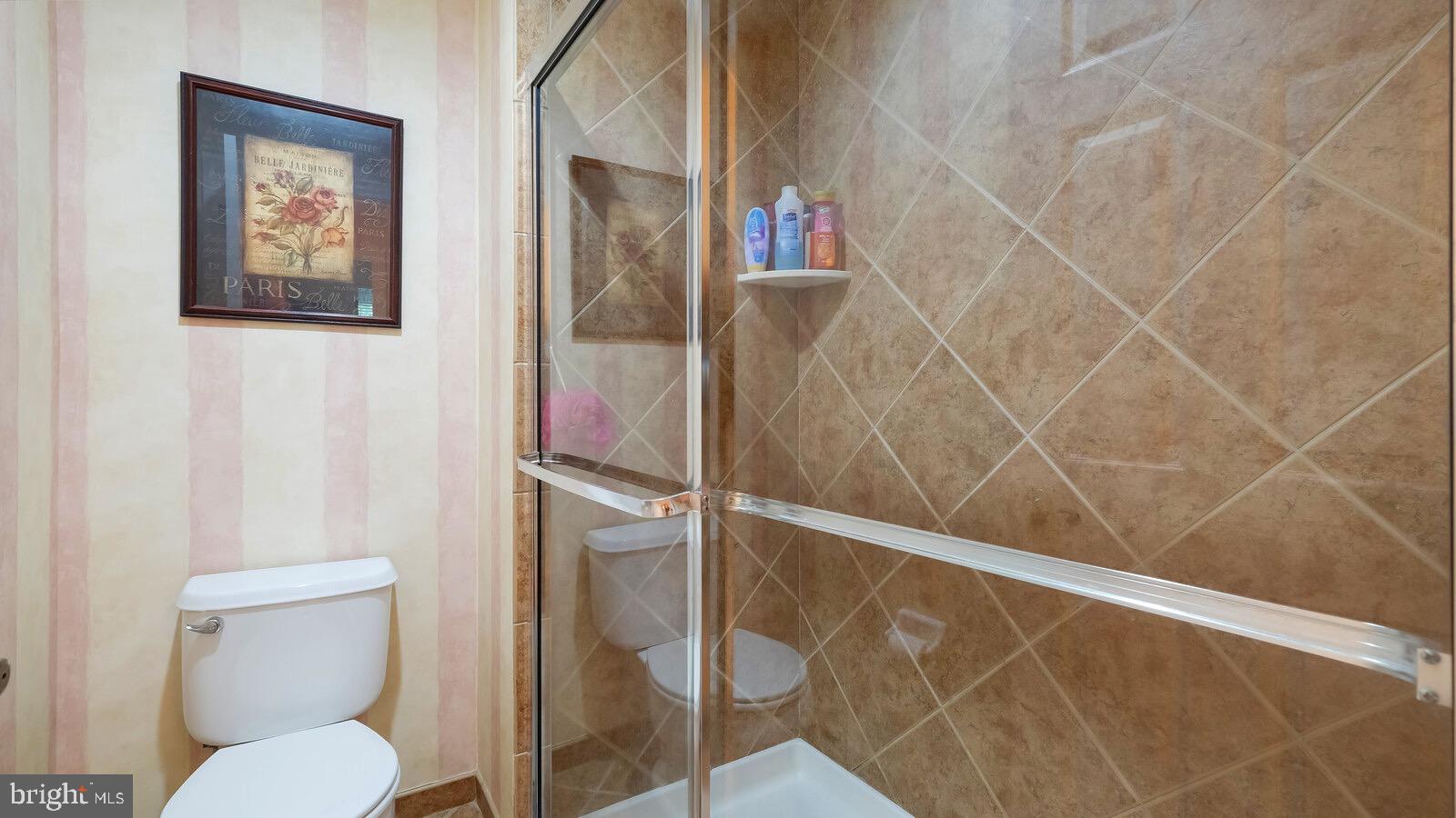 PONDVIEW - Residential