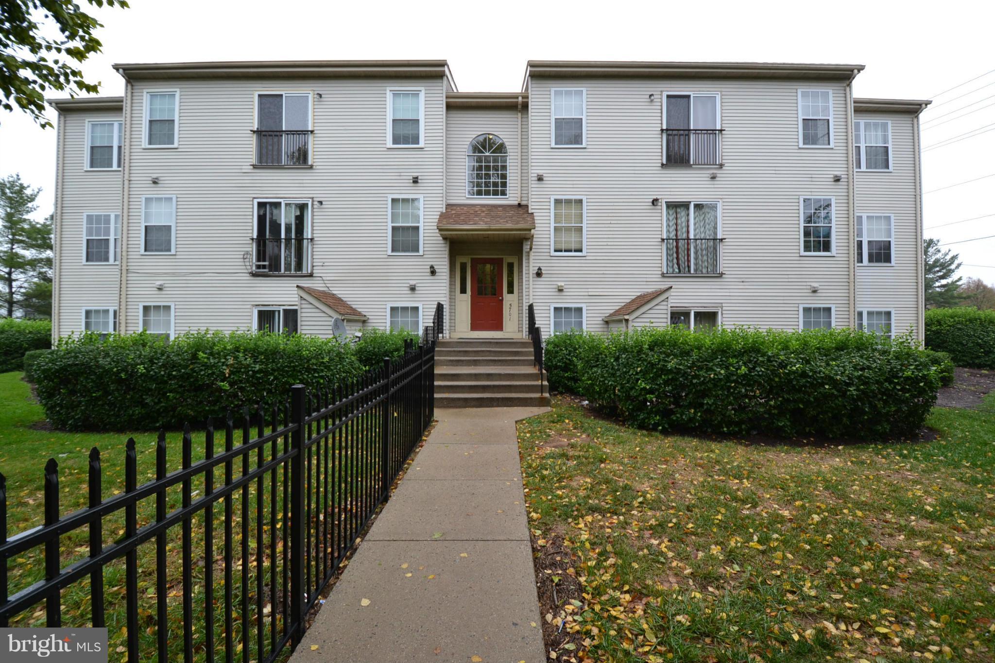 Bright open spacious two bedroom condo boasting fresh neutral paint and open floor plan. Adorable kitchen leads to open living area with vaulted ceilings and abundance of natural light. Newer front loading washer and dryer. Top level unit with large walk in closet for plenty of storage. Lovingly cared for and move in ready! Close to major commuter routes, shopping and schools.