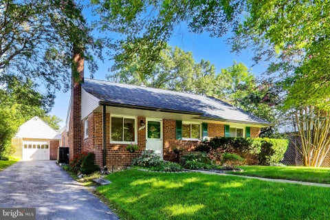 Photo of 7300 Wayne Drive, ANNANDALE, VA 22003 (MLS # VAFX2339466)