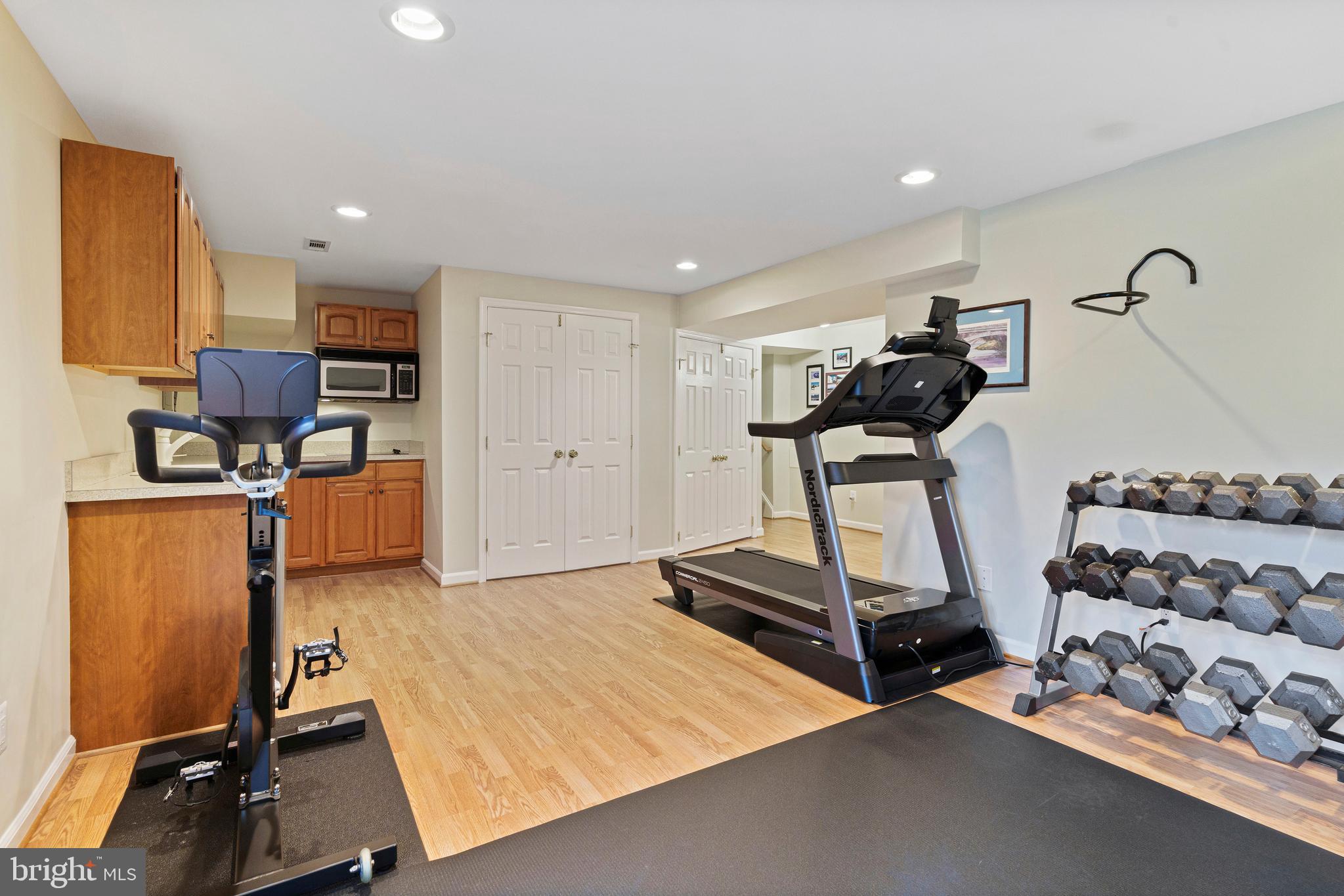 LAKEWOOD HILLS - Residential