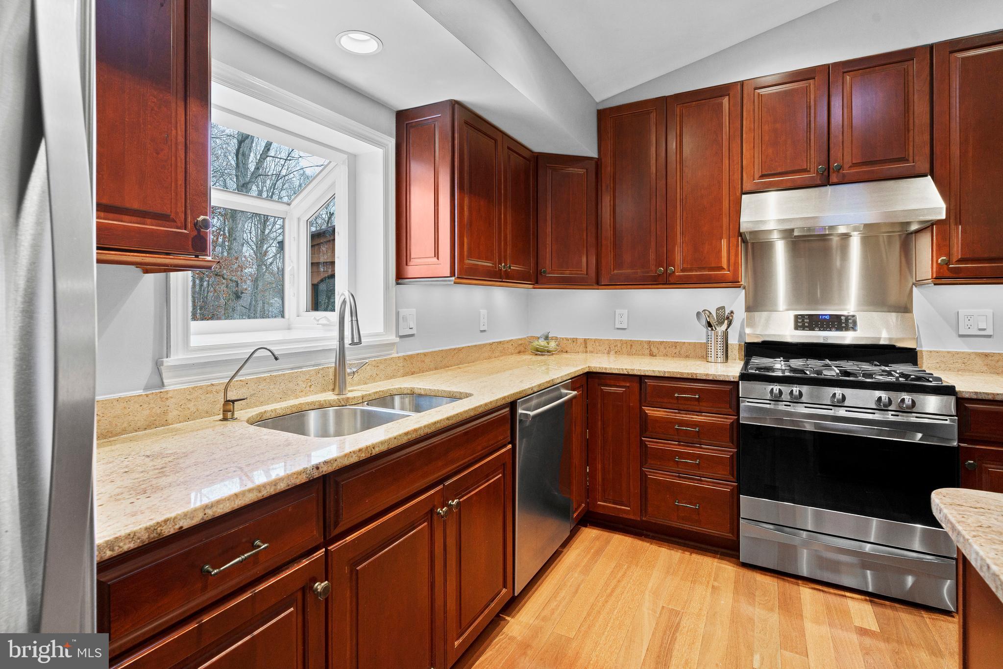 LAKEWOOD HILLS - Residential