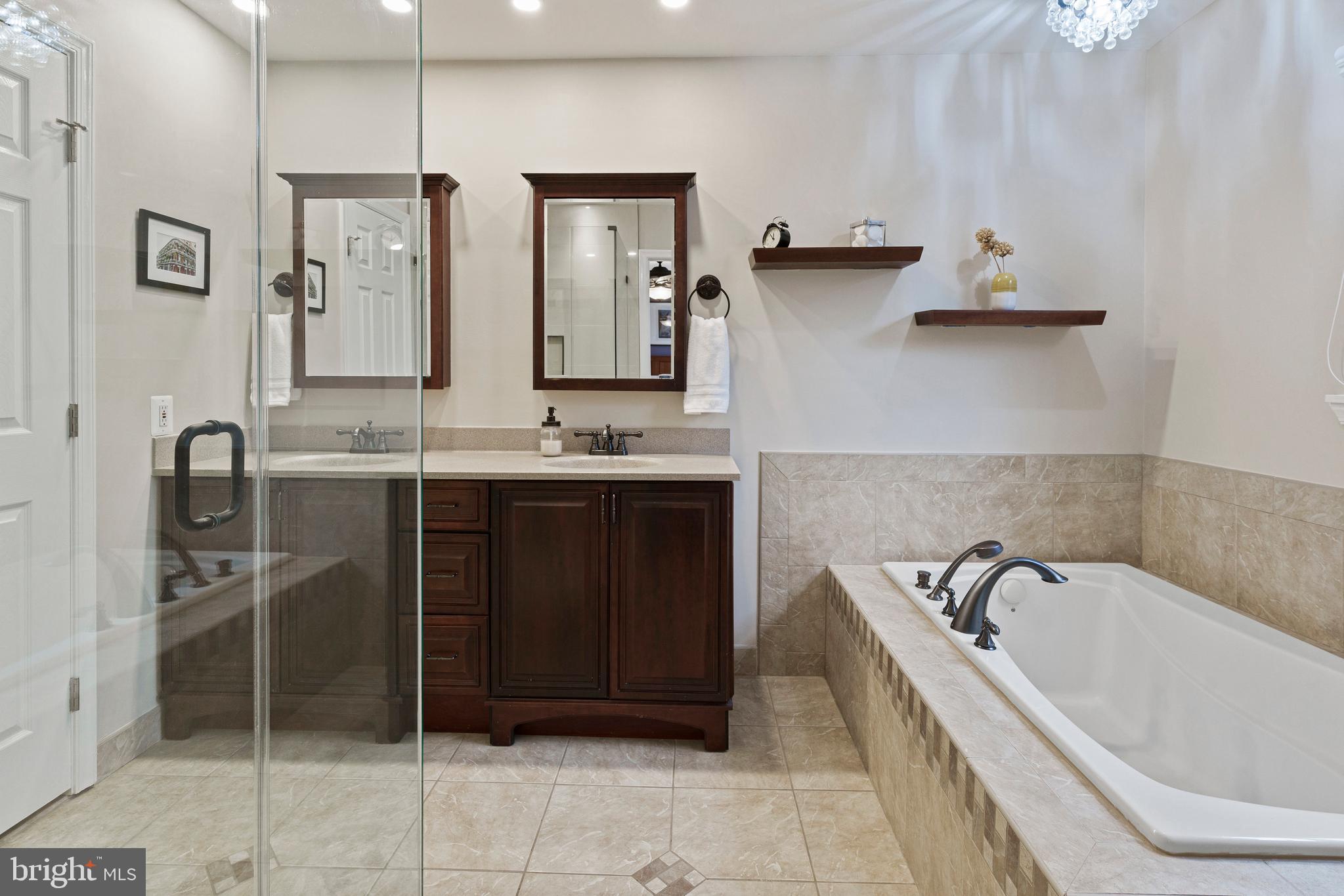 LAKEWOOD HILLS - Residential