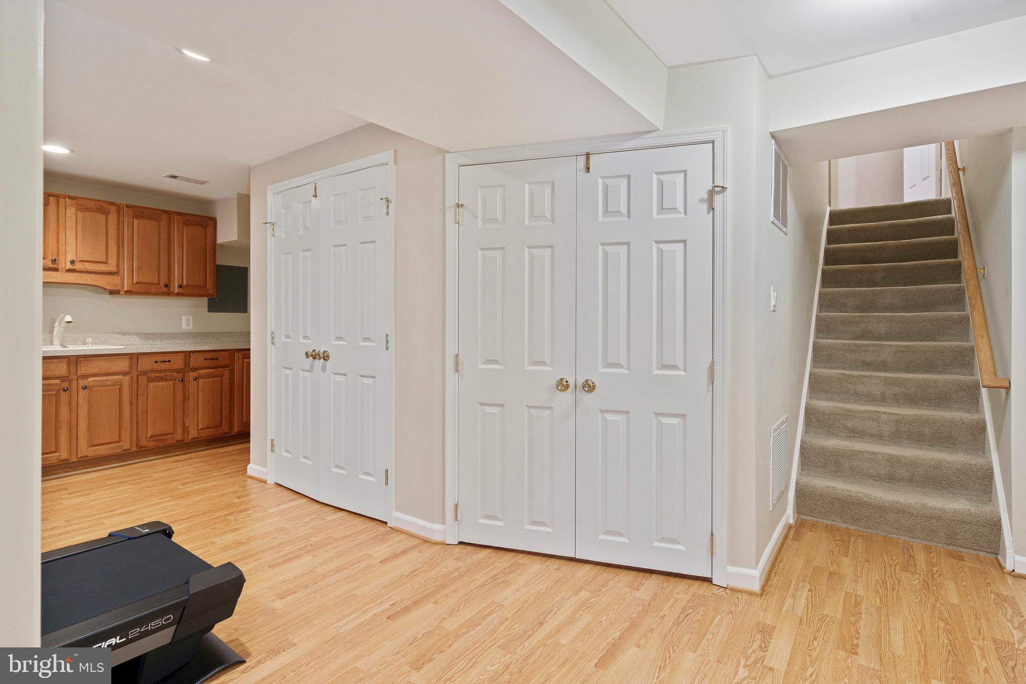 LAKEWOOD HILLS - Residential