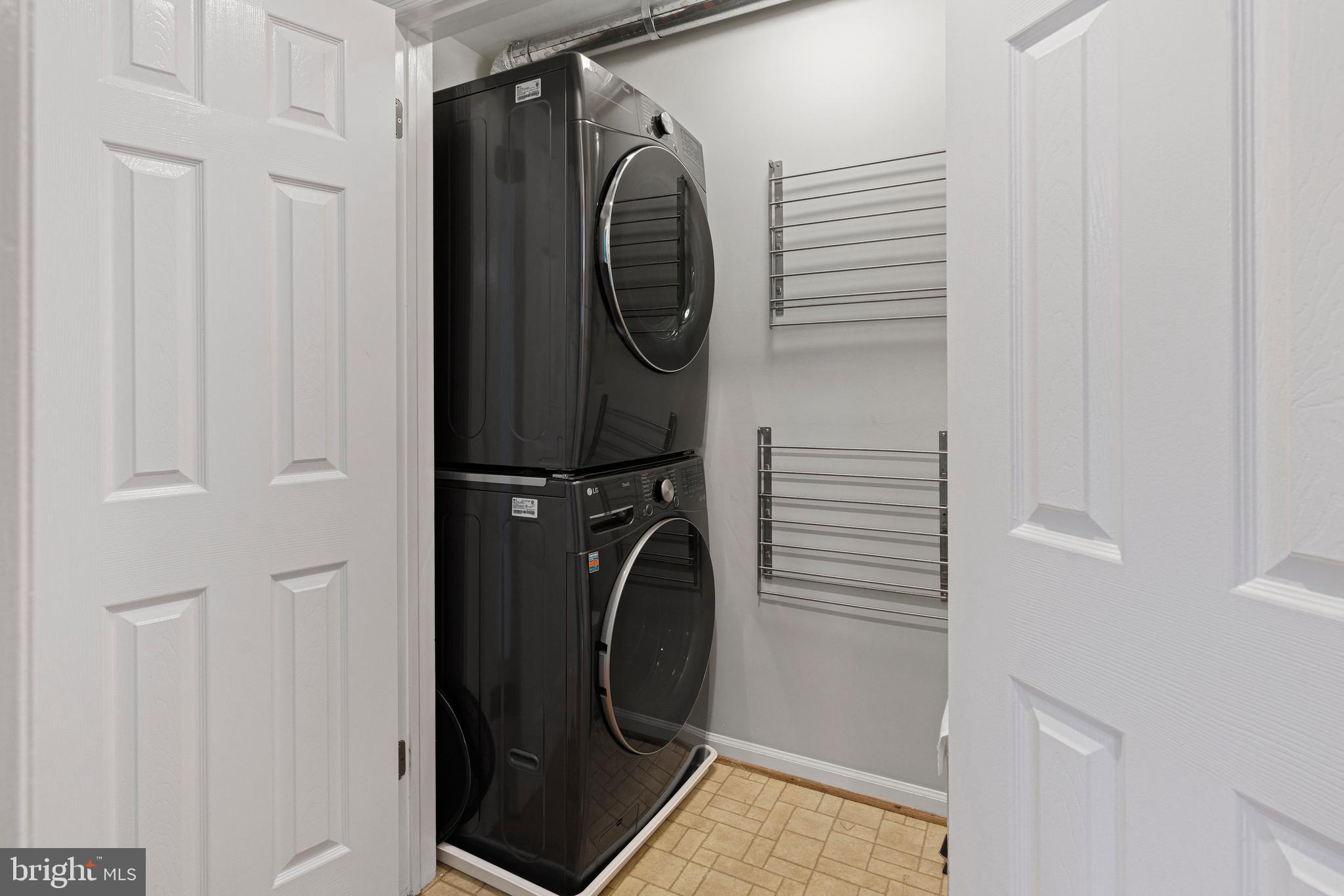 LAKEWOOD HILLS - Residential