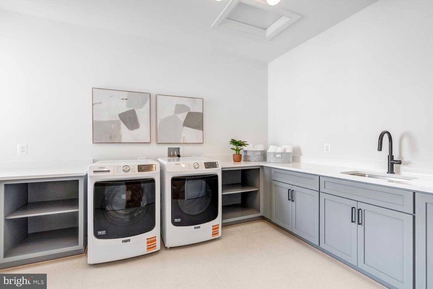 COUNTRY ACRES - Residential