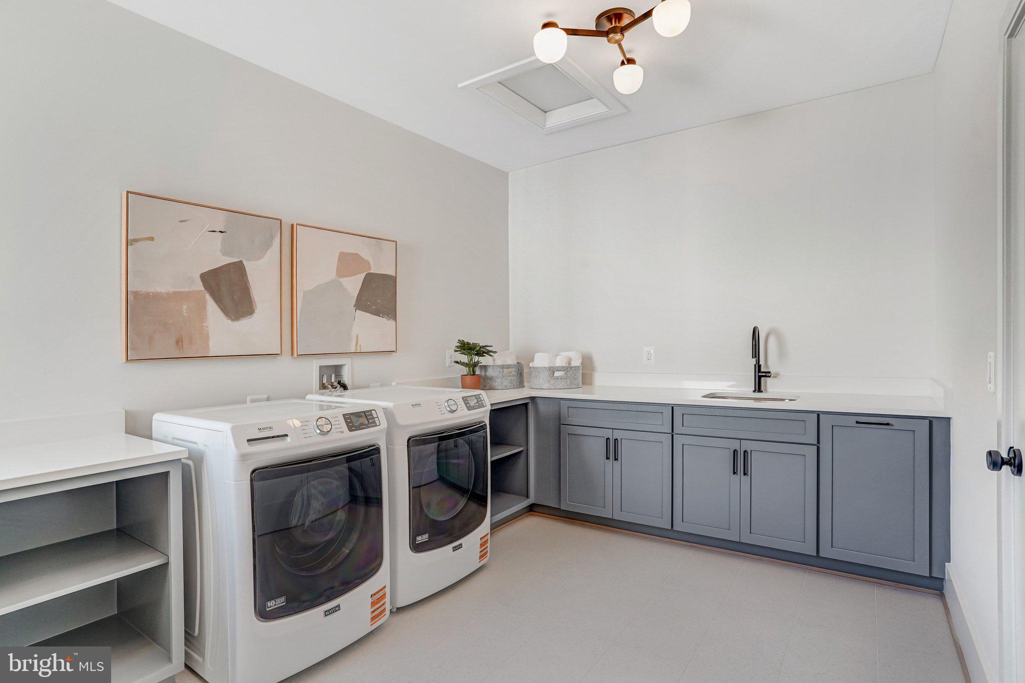 COUNTRY ACRES - Residential