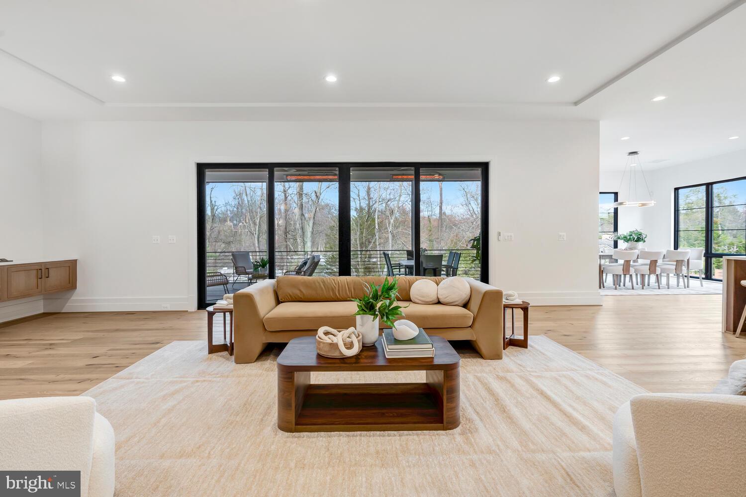 COUNTRY ACRES - Residential