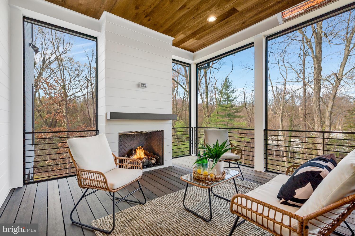 COUNTRY ACRES - Residential