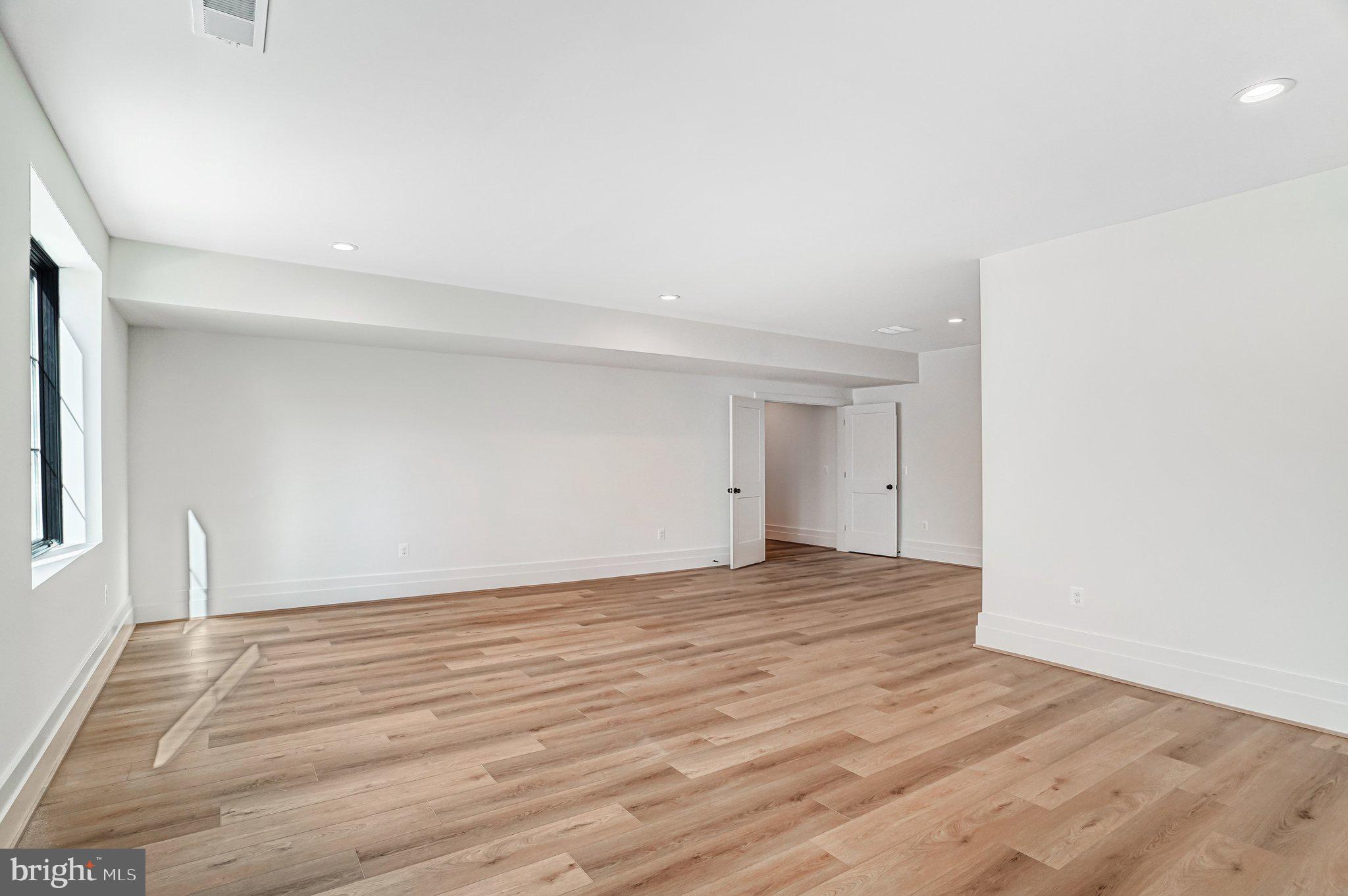 COUNTRY ACRES - Residential