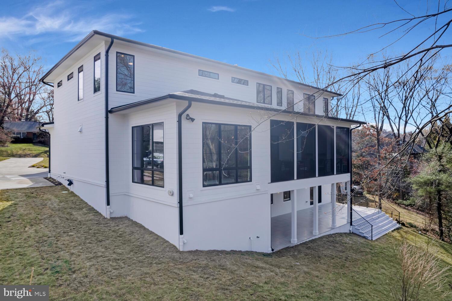 COUNTRY ACRES - Residential