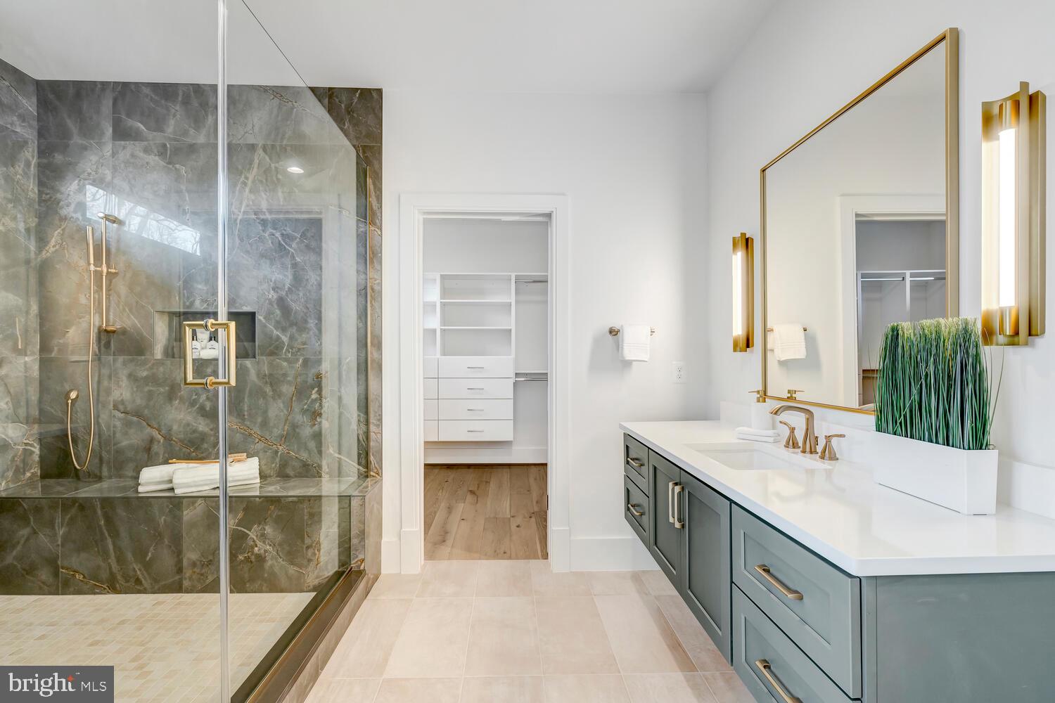 COUNTRY ACRES - Residential