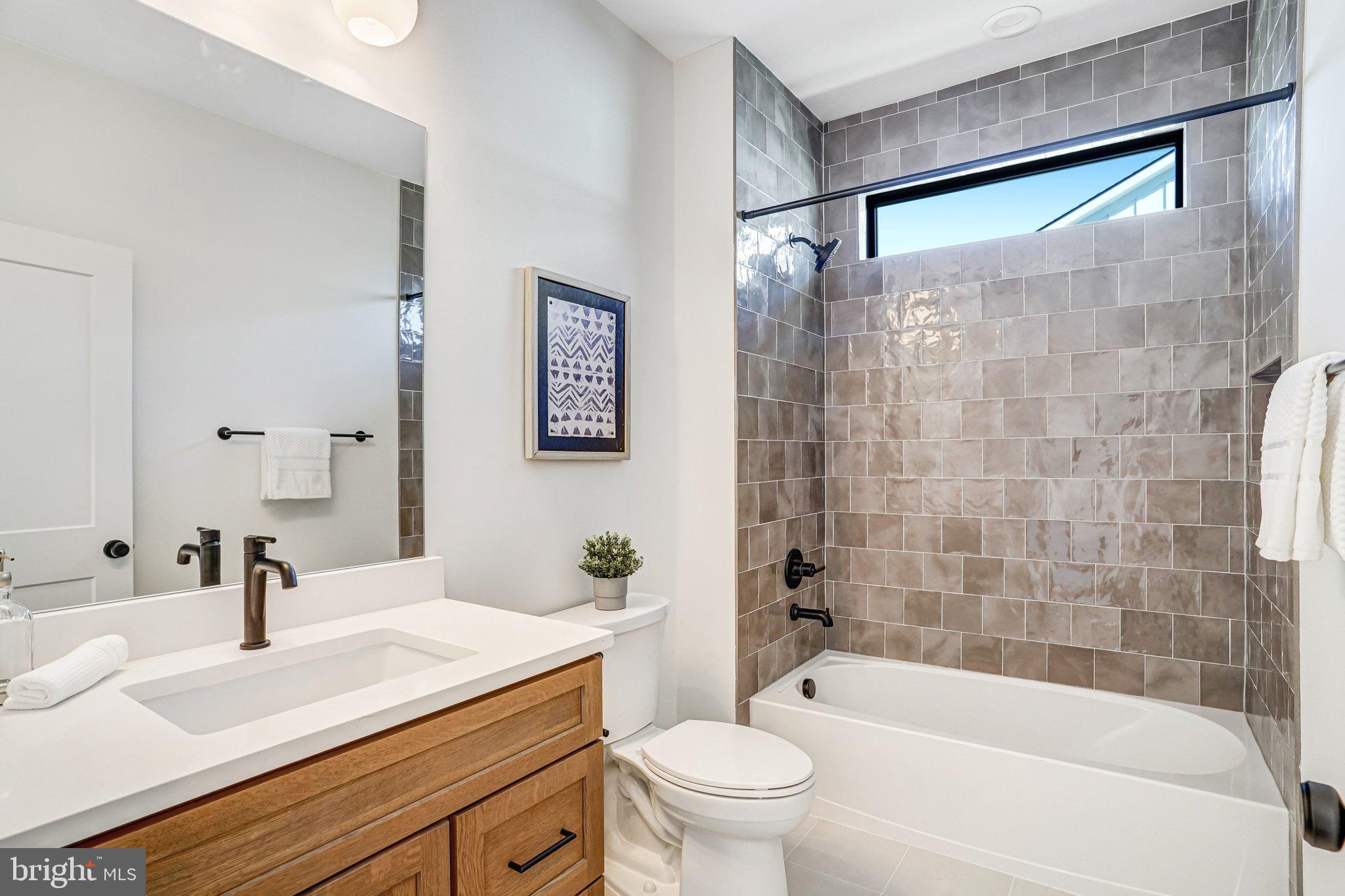 COUNTRY ACRES - Residential