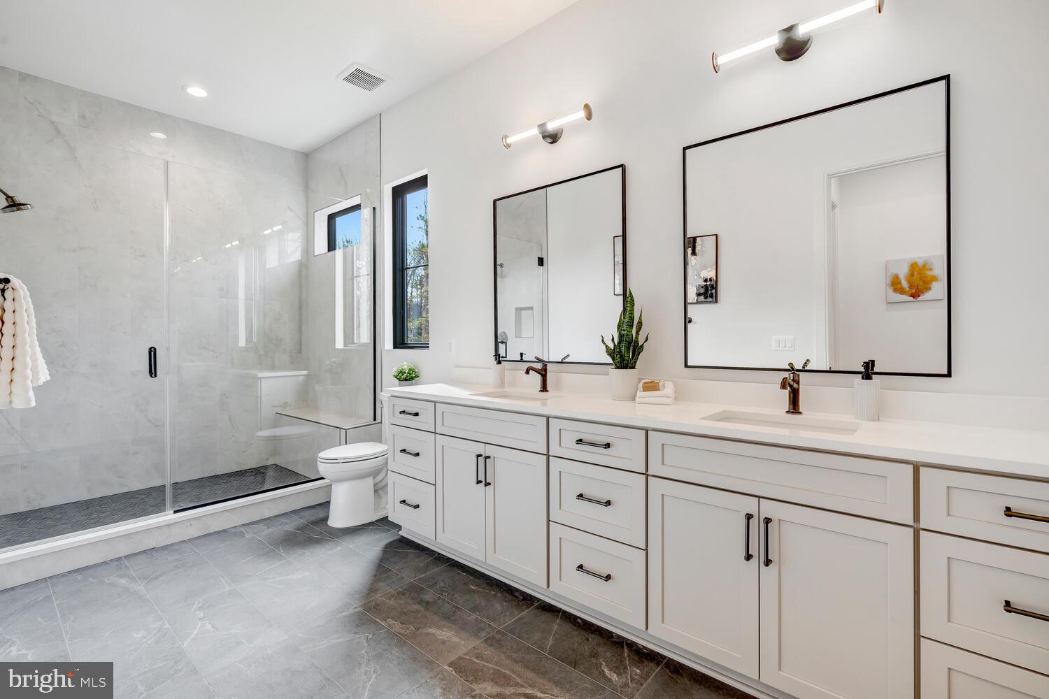 COUNTRY ACRES - Residential