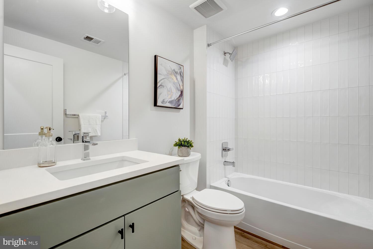 COUNTRY ACRES - Residential