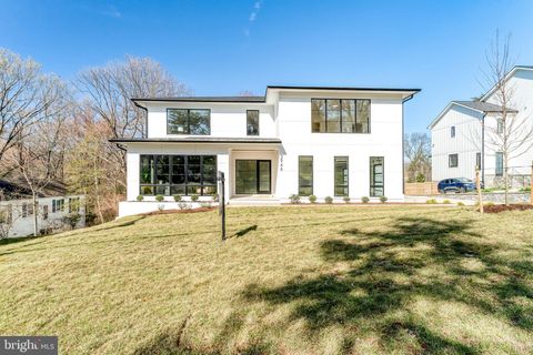 Property photo of 3946 N Dumbarton Street, Mclean, VA 22101