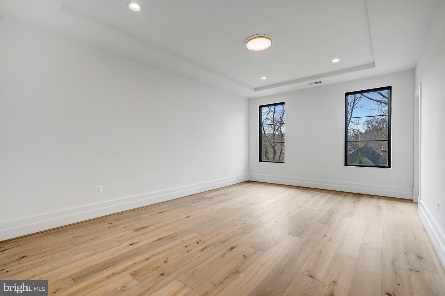 COUNTRY ACRES - Residential