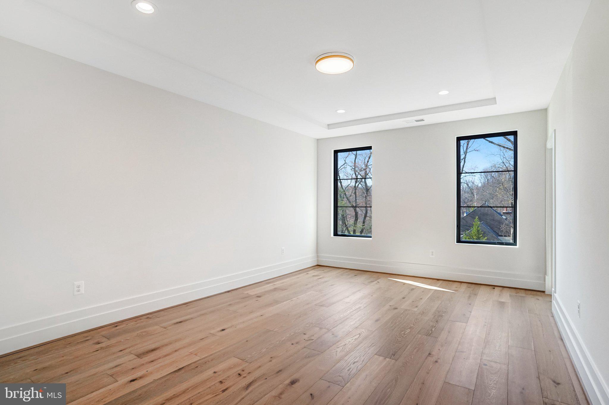 COUNTRY ACRES - Residential