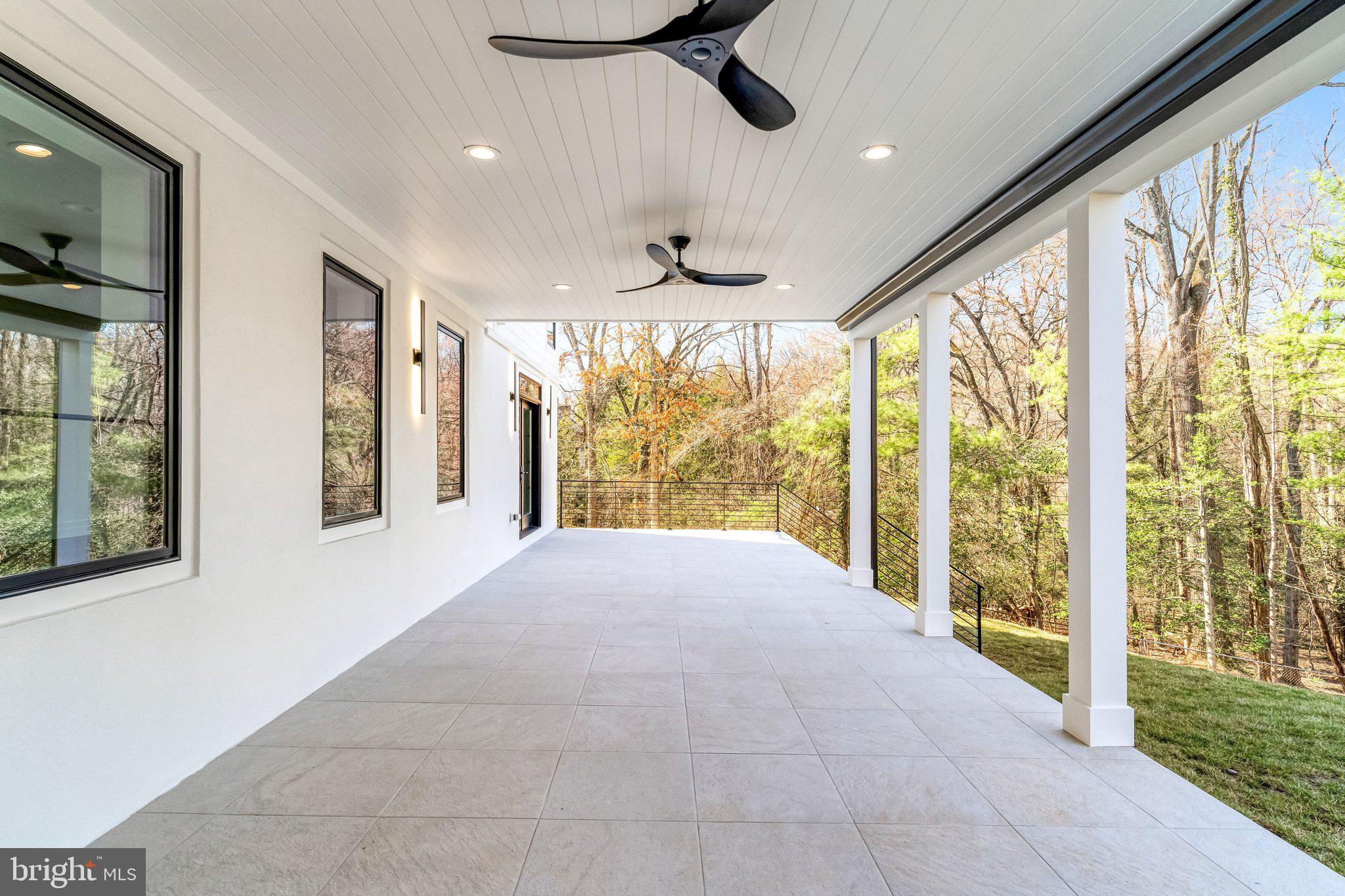 COUNTRY ACRES - Residential