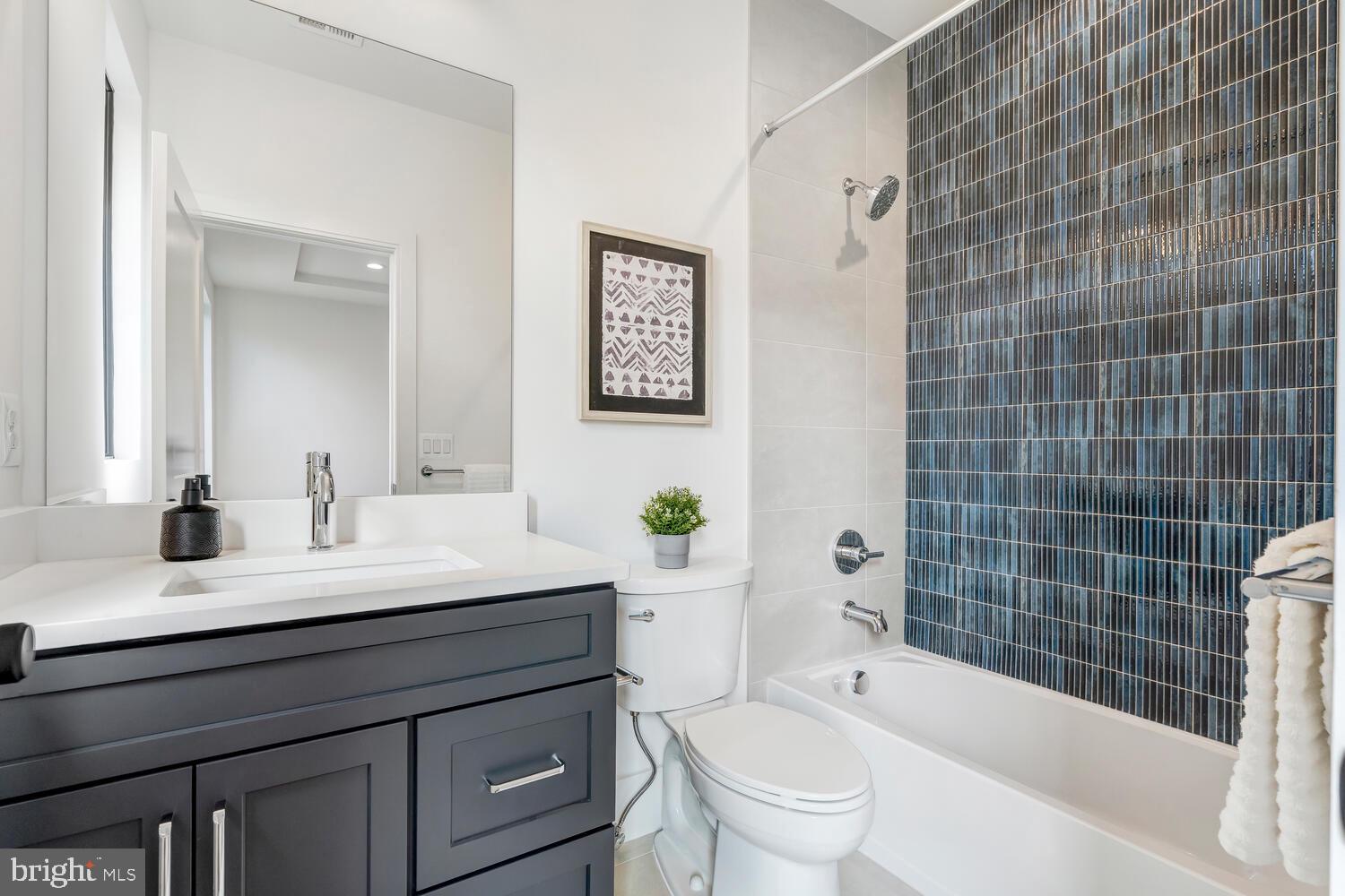 COUNTRY ACRES - Residential