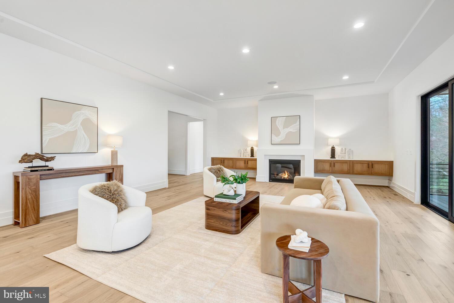 COUNTRY ACRES - Residential