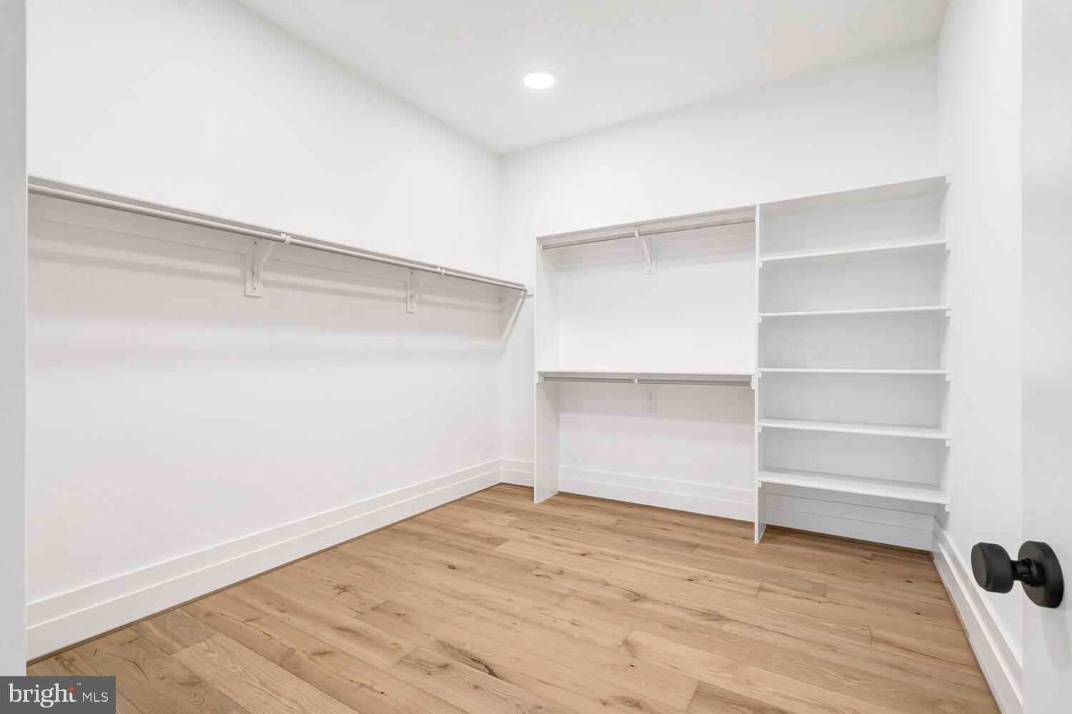 COUNTRY ACRES - Residential