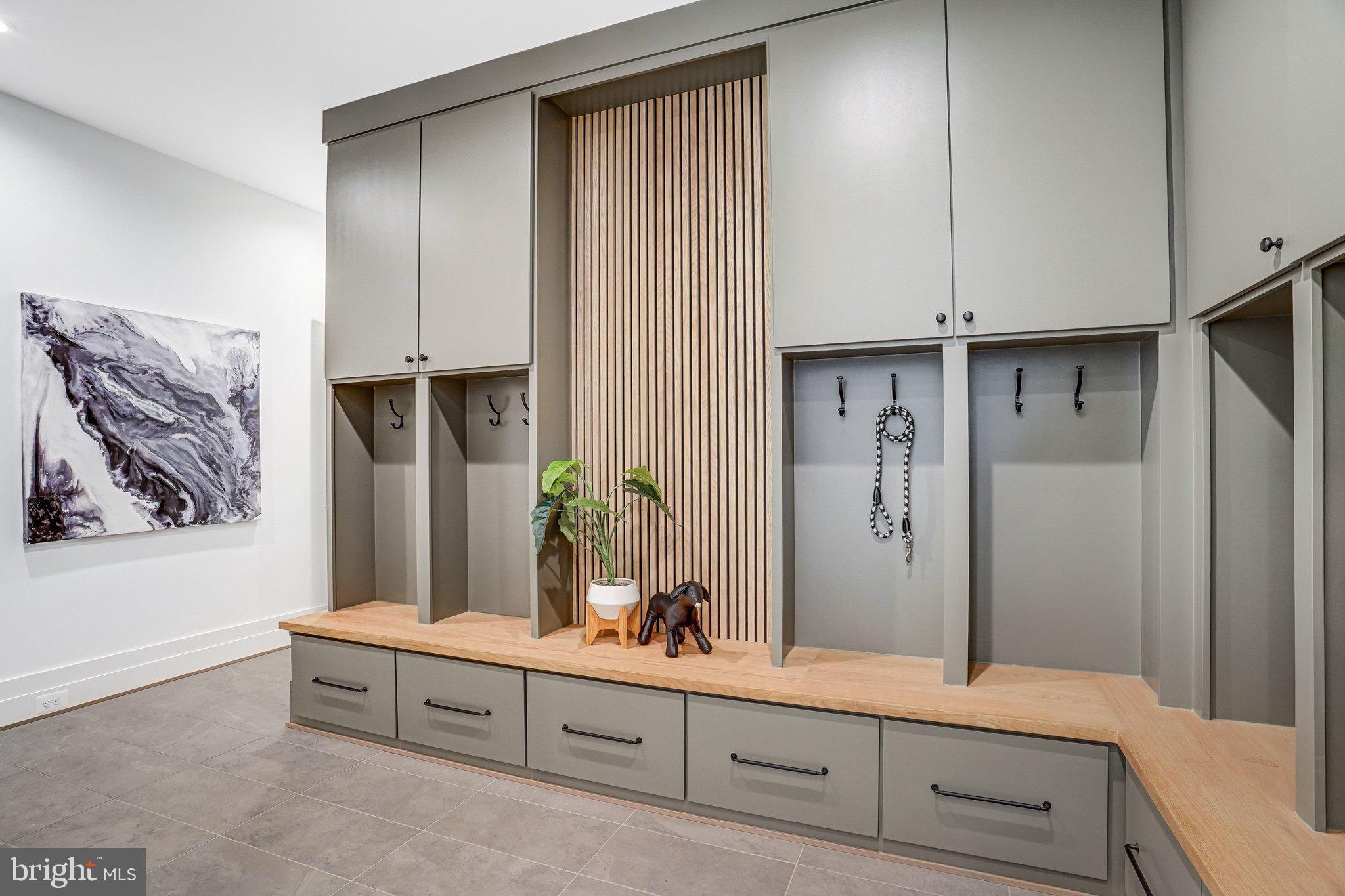 COUNTRY ACRES - Residential