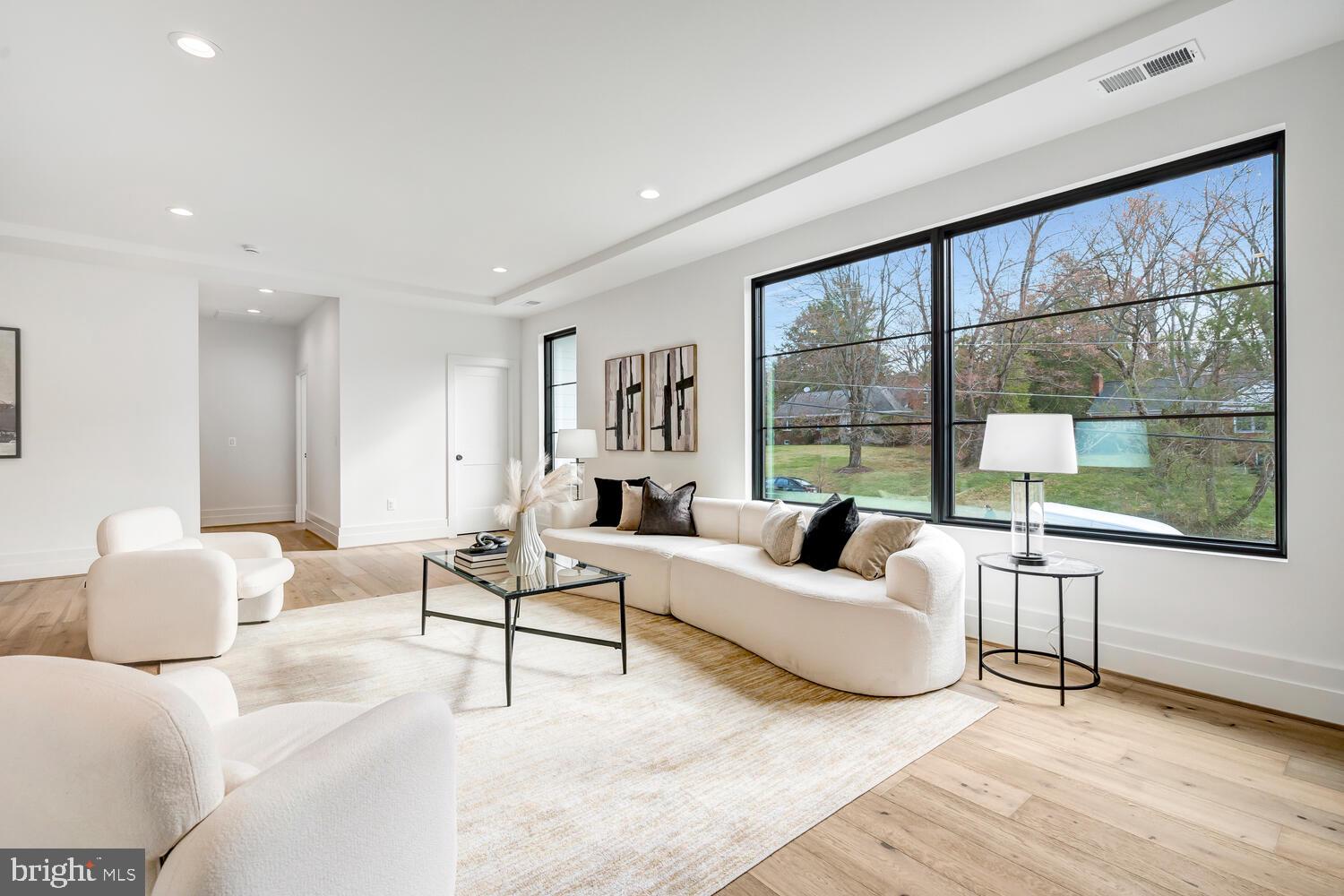 COUNTRY ACRES - Residential