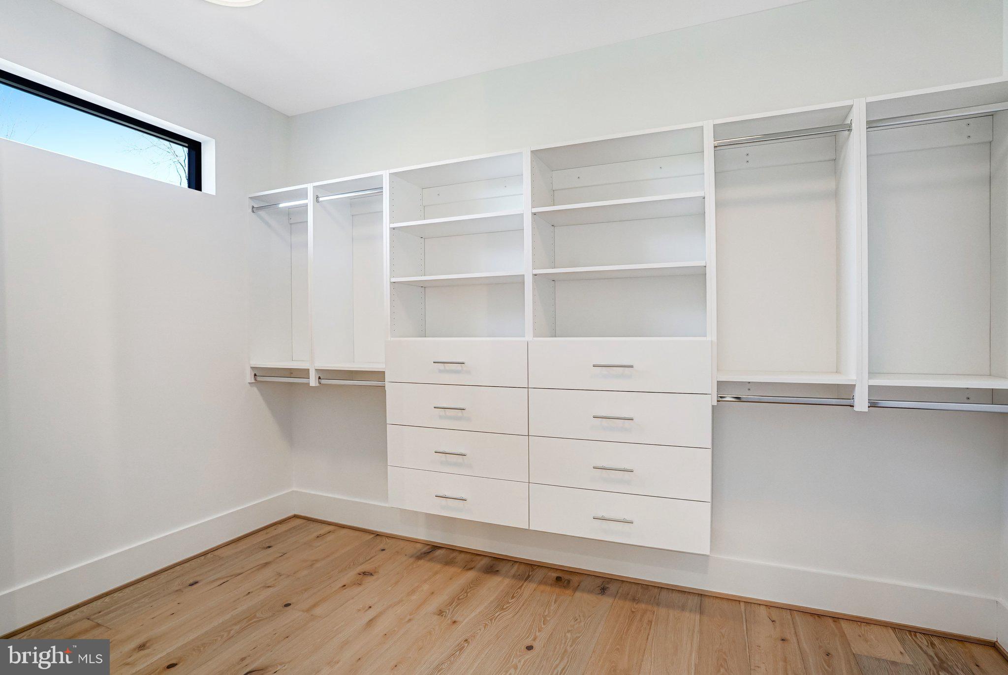 COUNTRY ACRES - Residential