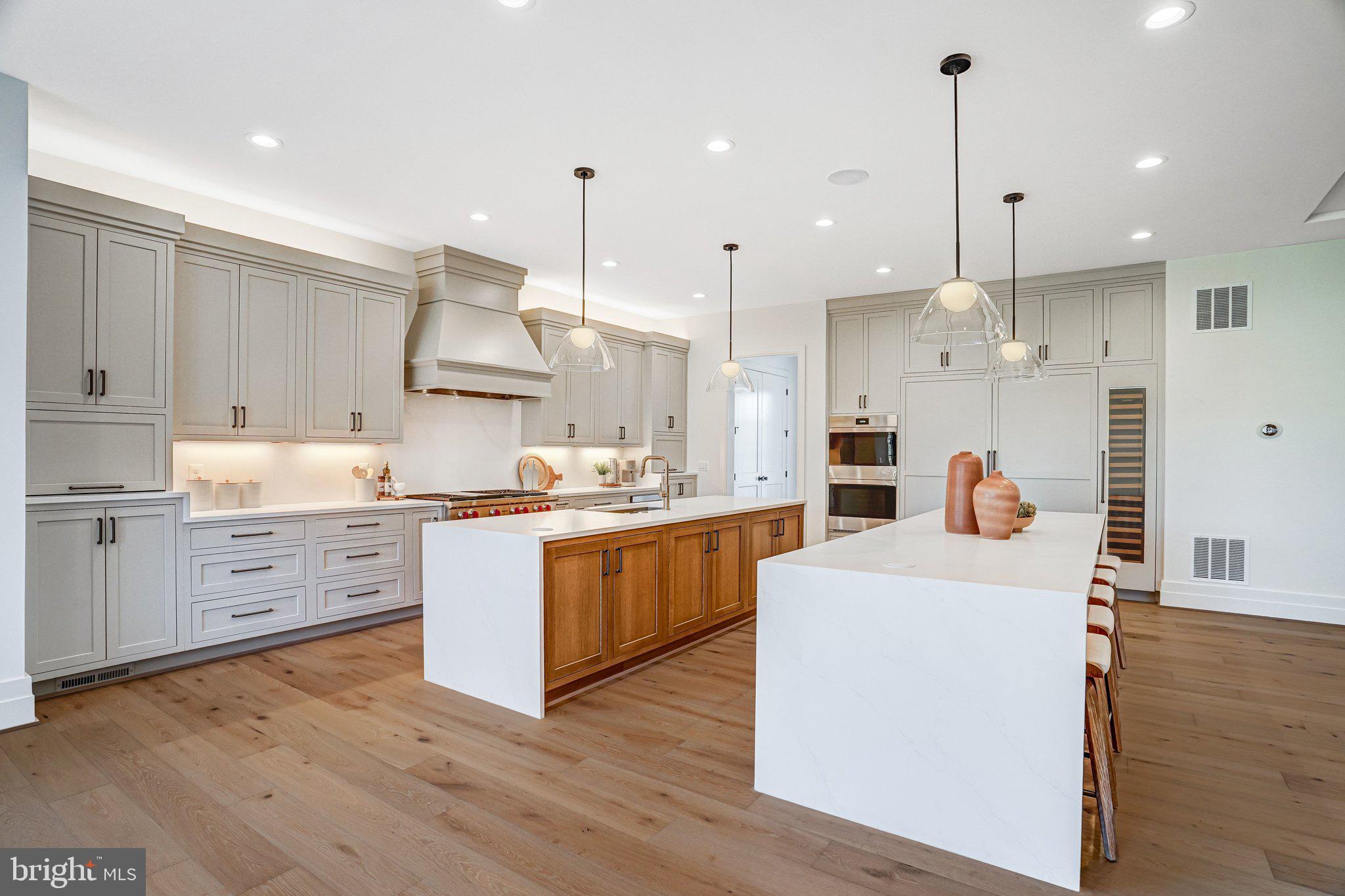 COUNTRY ACRES - Residential