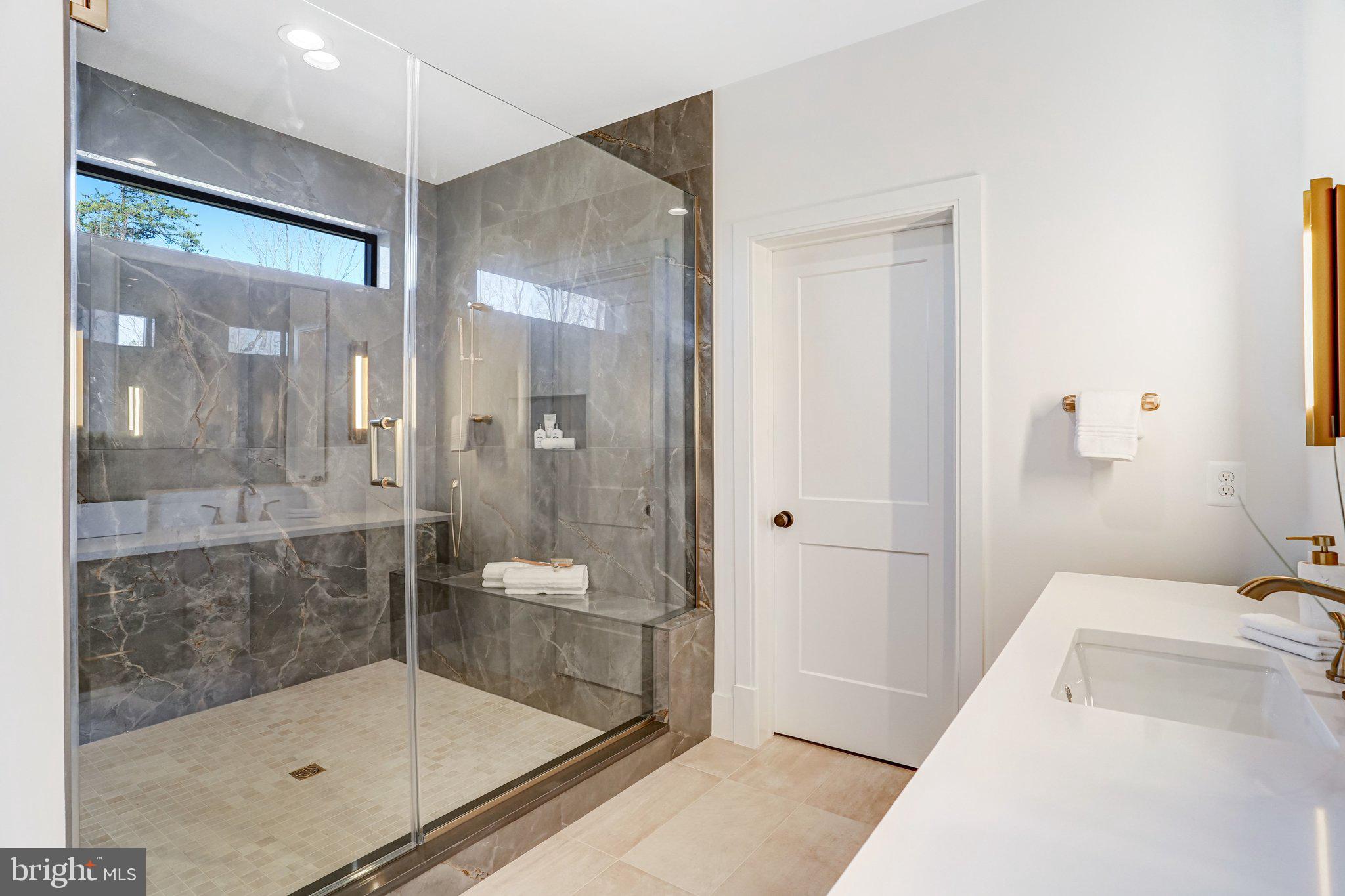 COUNTRY ACRES - Residential