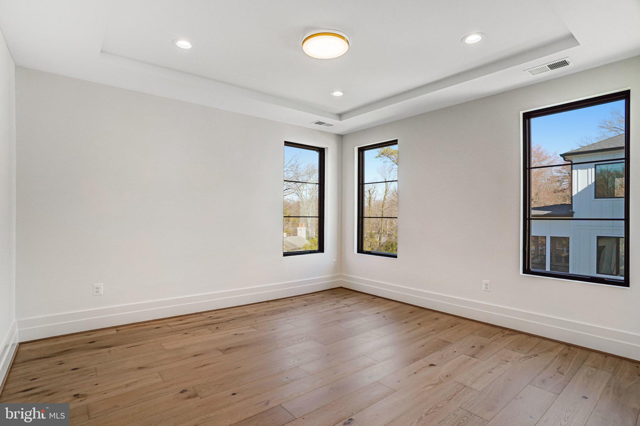 COUNTRY ACRES - Residential