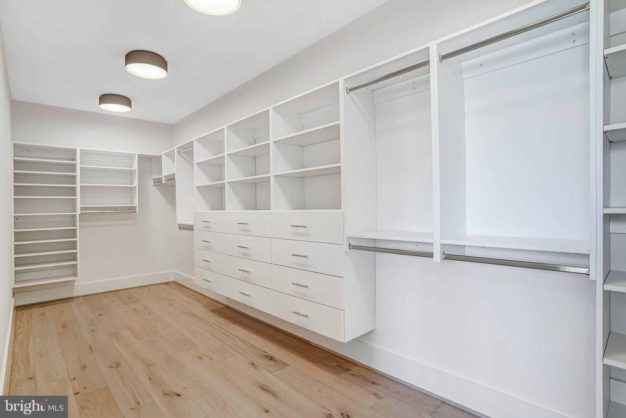 COUNTRY ACRES - Residential