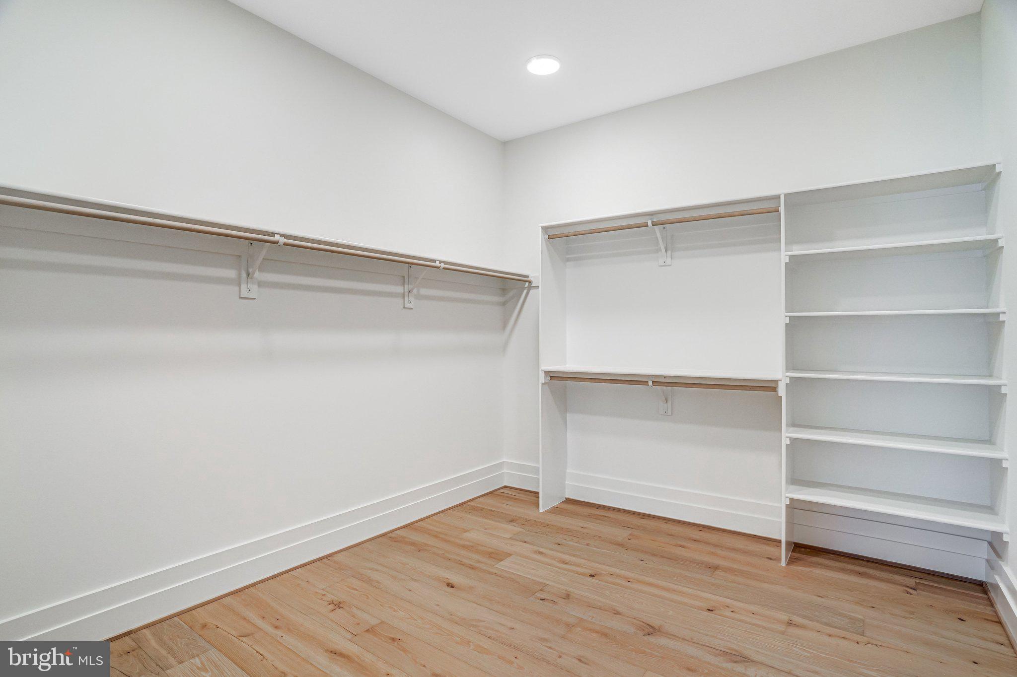 COUNTRY ACRES - Residential