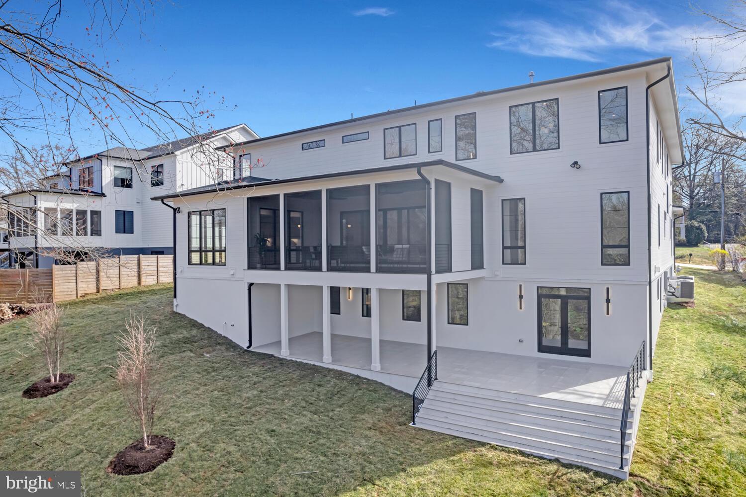 COUNTRY ACRES - Residential