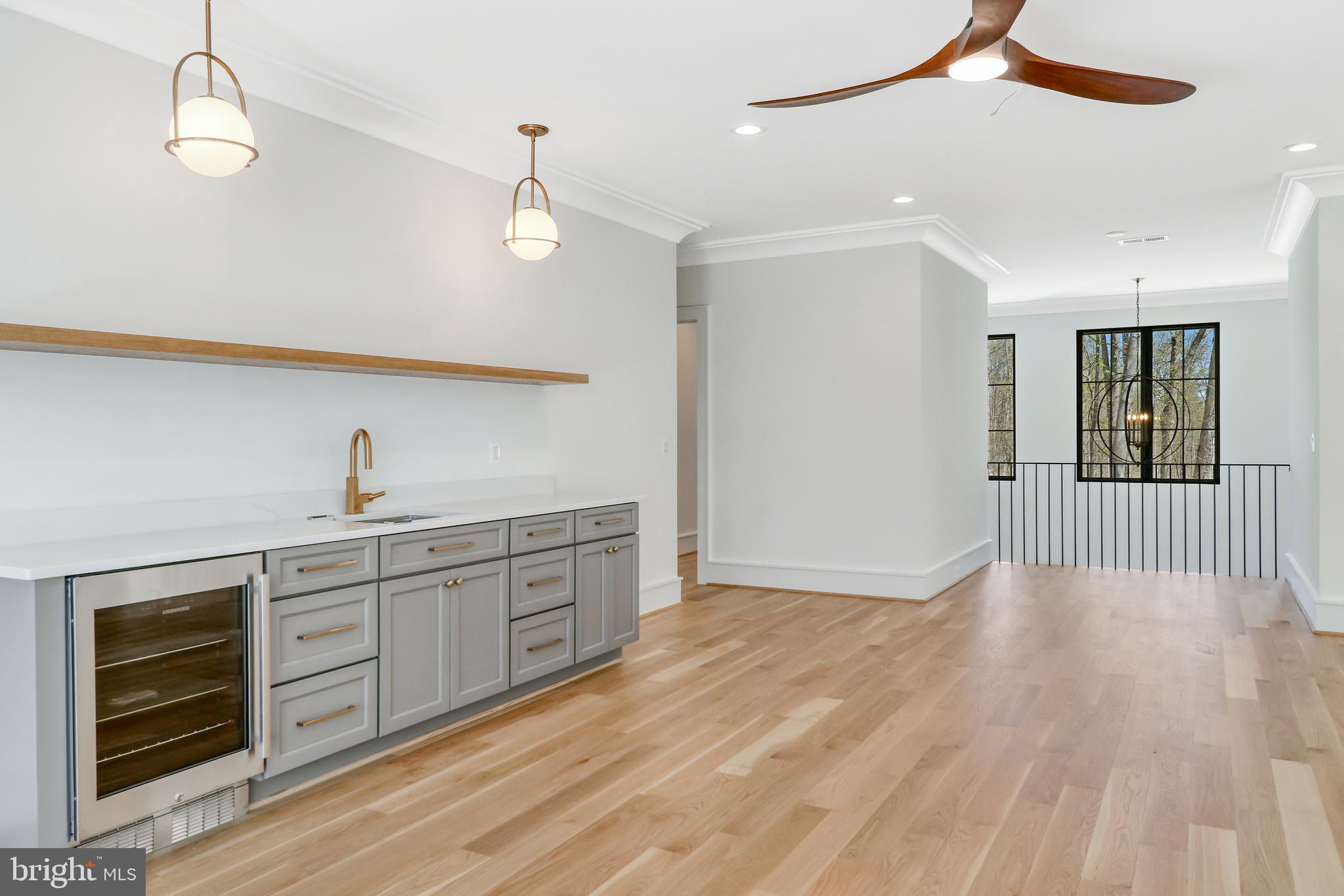 COUNTRY ACRES - Residential