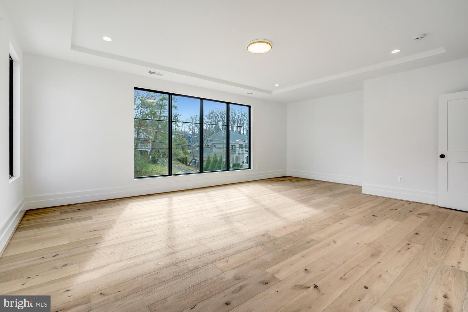 COUNTRY ACRES - Residential