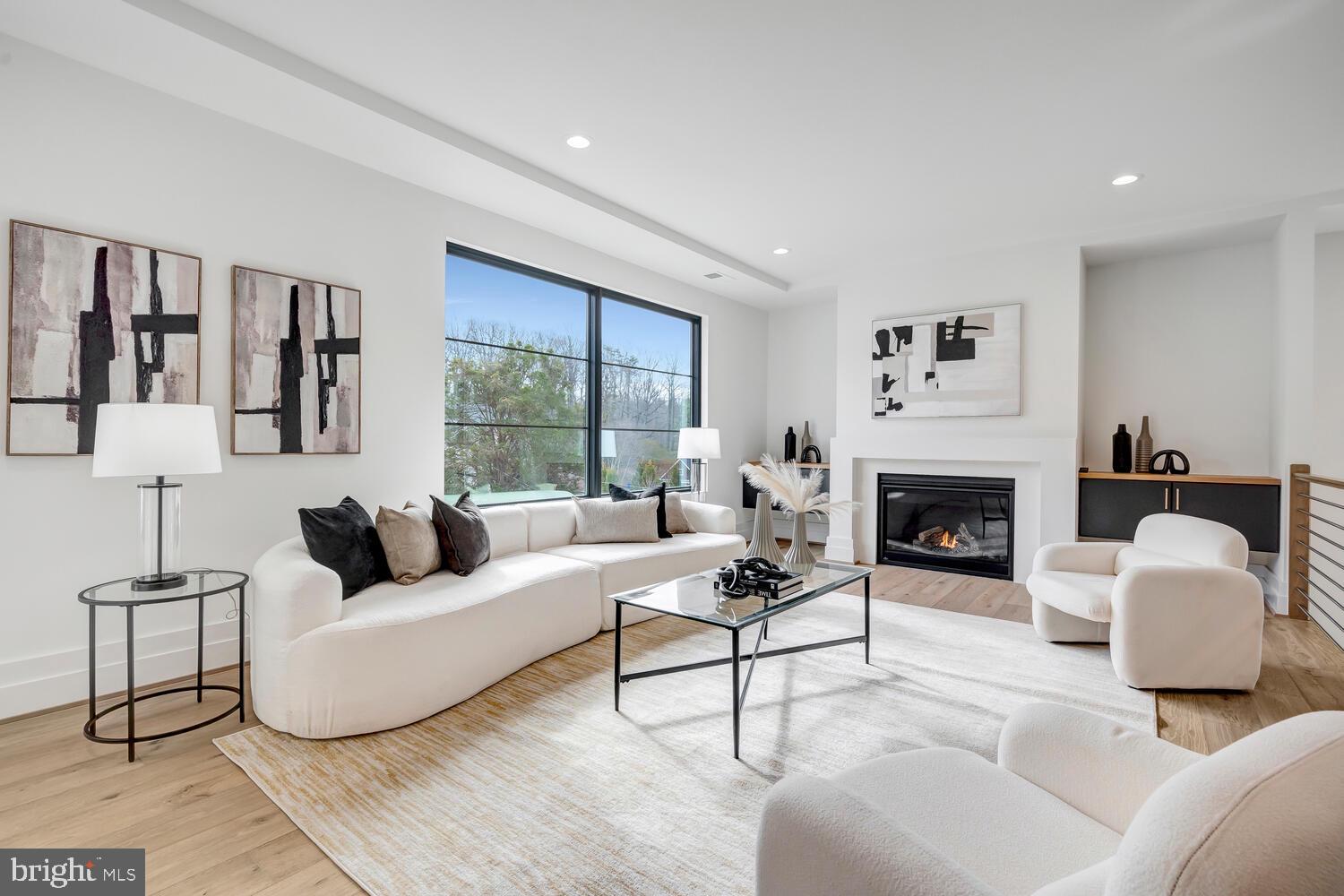 COUNTRY ACRES - Residential