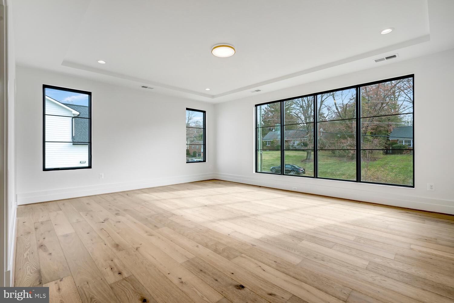 COUNTRY ACRES - Residential