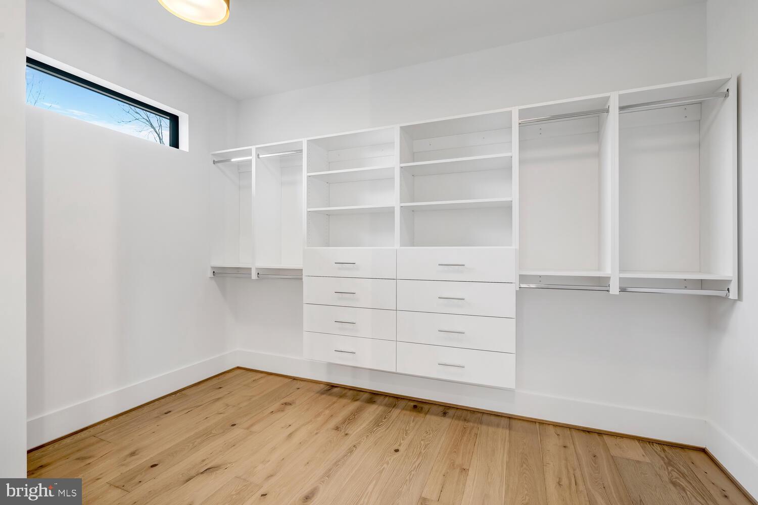 COUNTRY ACRES - Residential