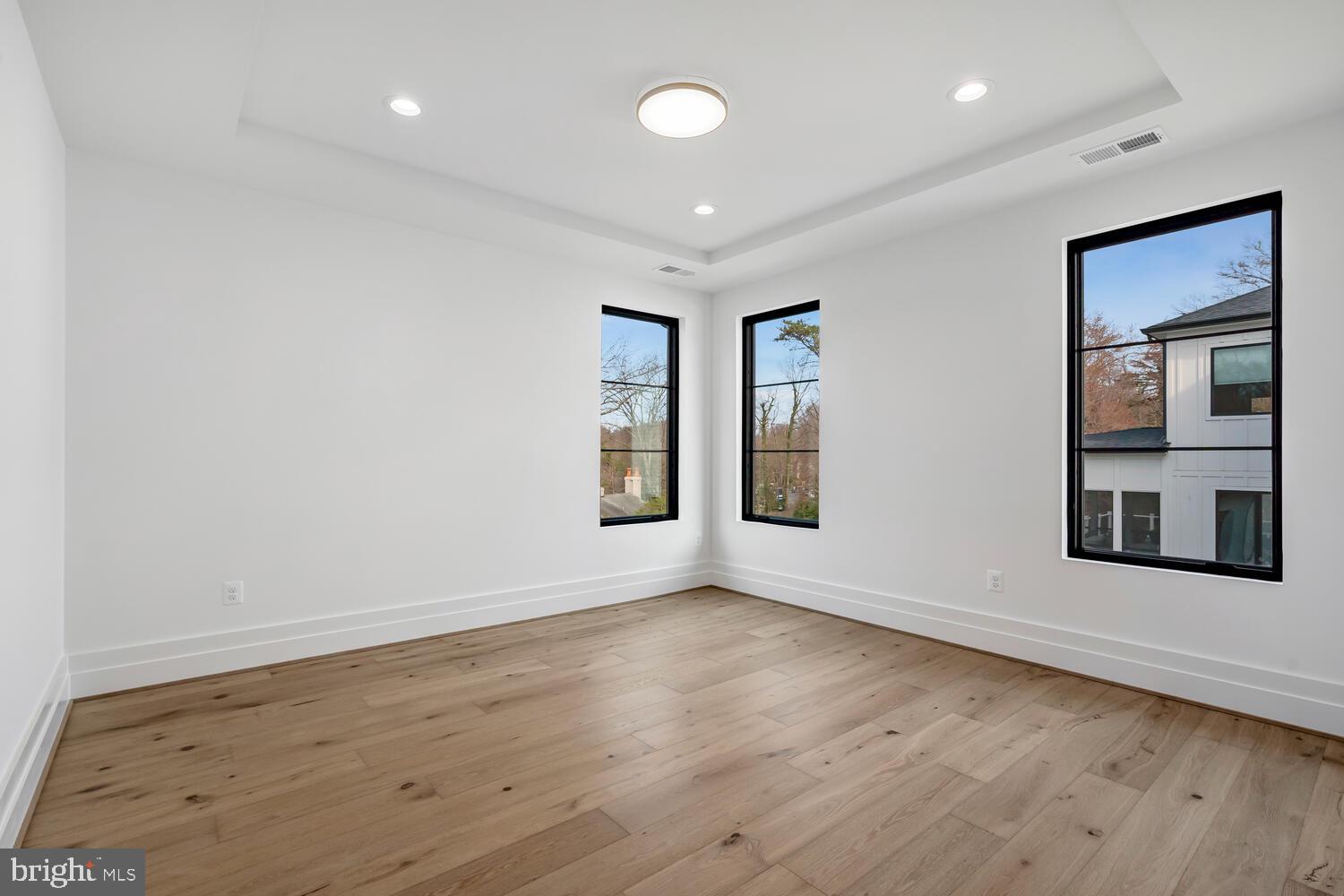 COUNTRY ACRES - Residential