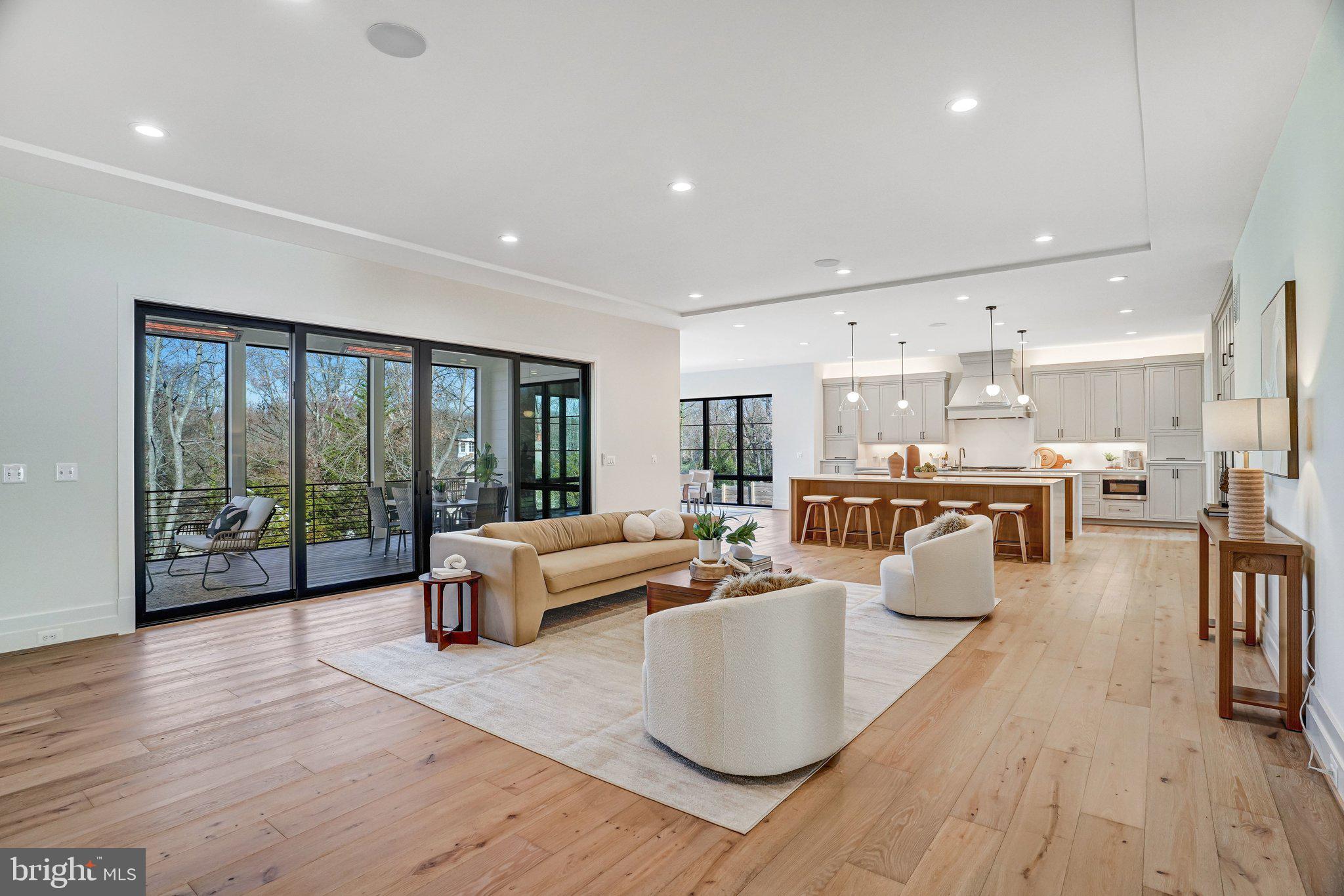 COUNTRY ACRES - Residential