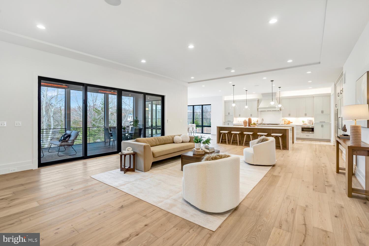 COUNTRY ACRES - Residential