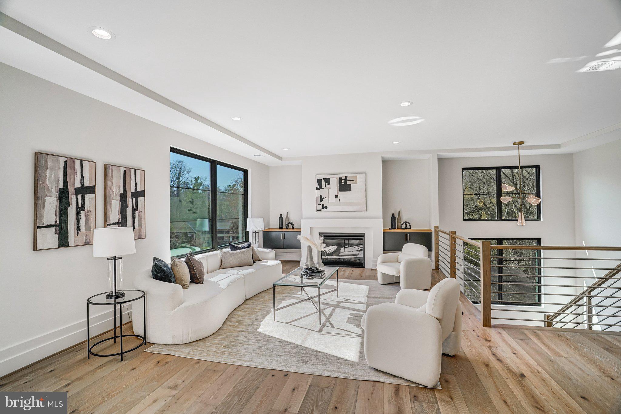 COUNTRY ACRES - Residential