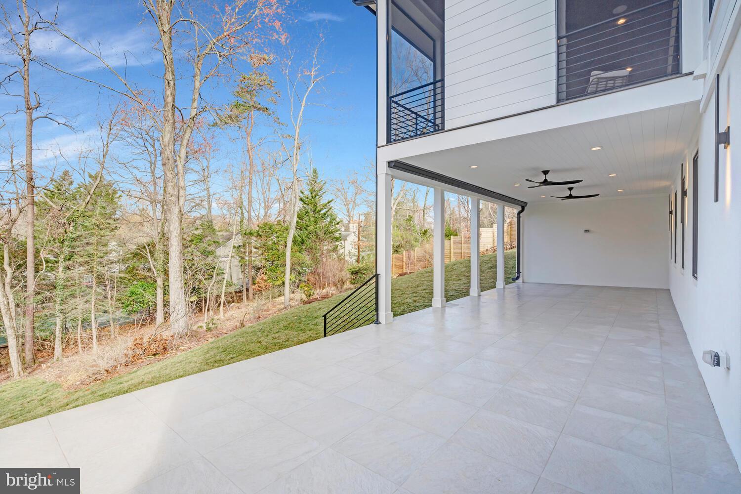 COUNTRY ACRES - Residential