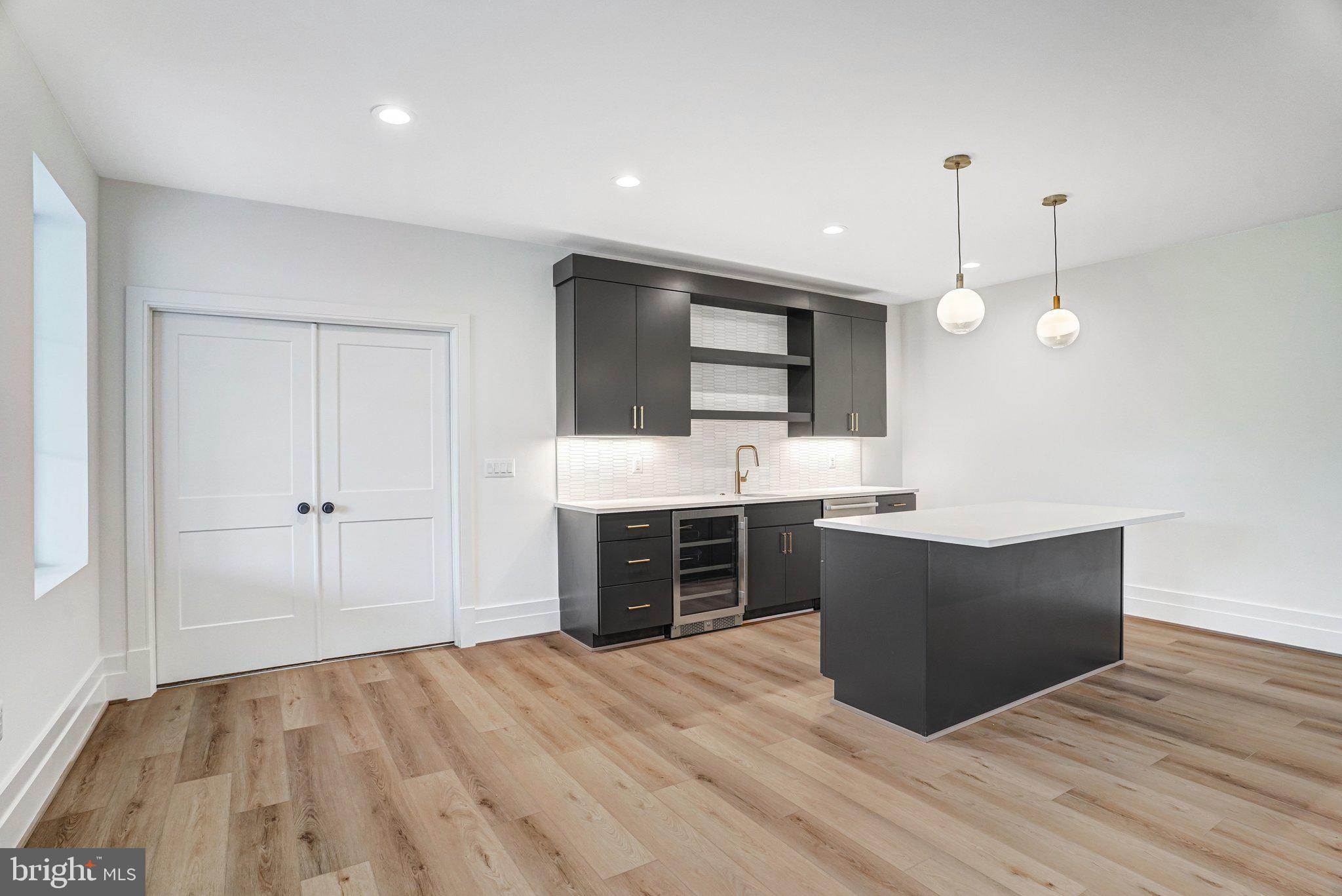 COUNTRY ACRES - Residential