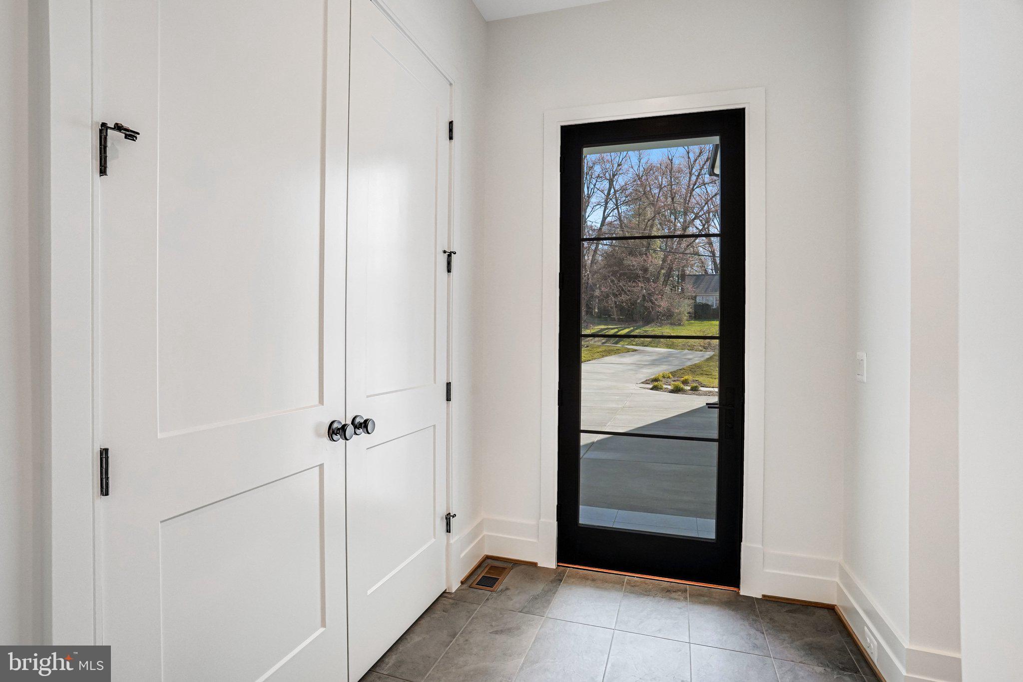 COUNTRY ACRES - Residential