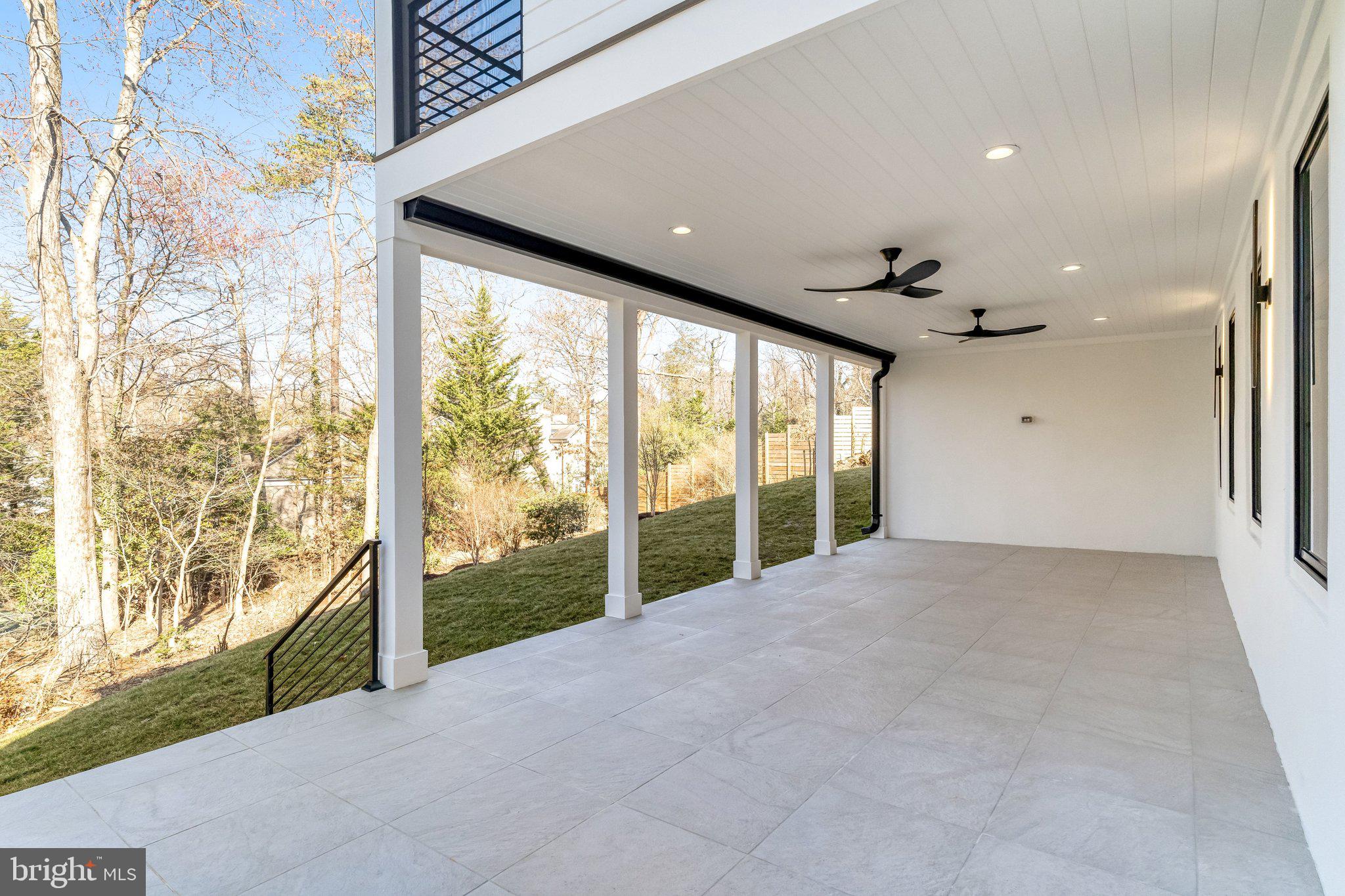 COUNTRY ACRES - Residential