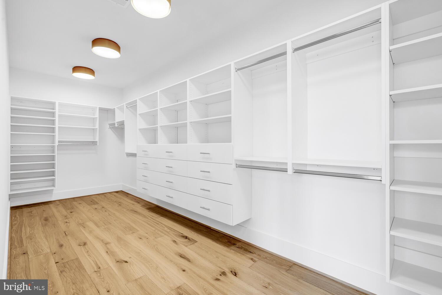 COUNTRY ACRES - Residential